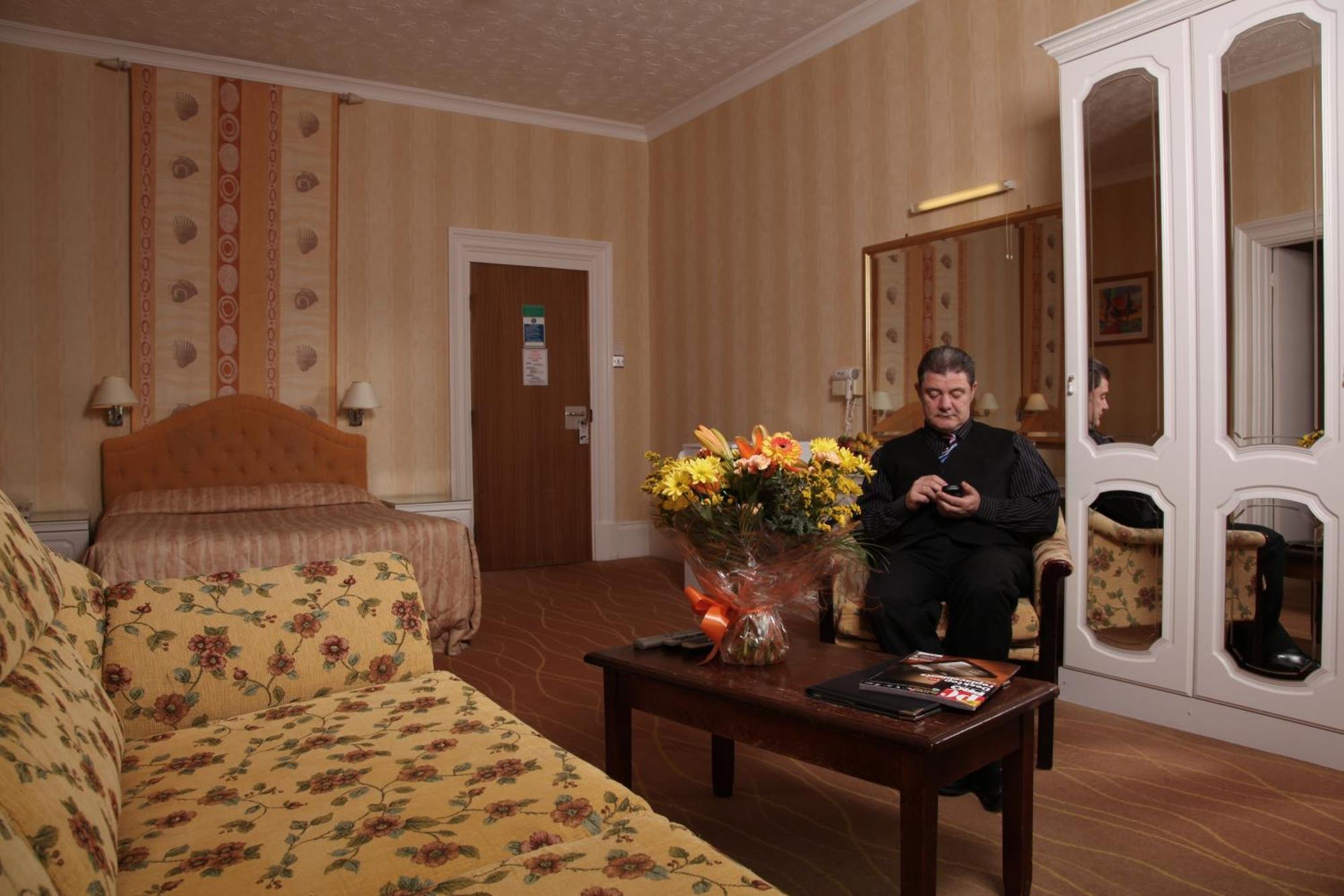 The Devoncourt Resort Exmouth Room photo